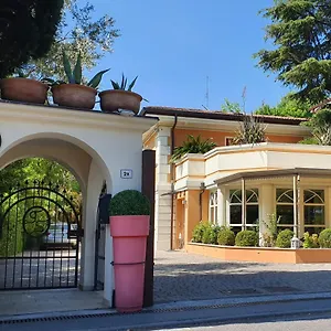 La Desenzano , Дезенцано-дель-Гарда Италия